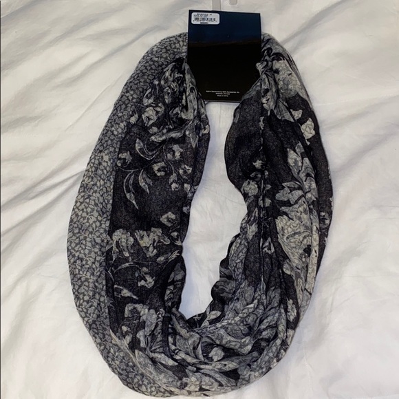 Infinity Scarf - Picture 2 of 5